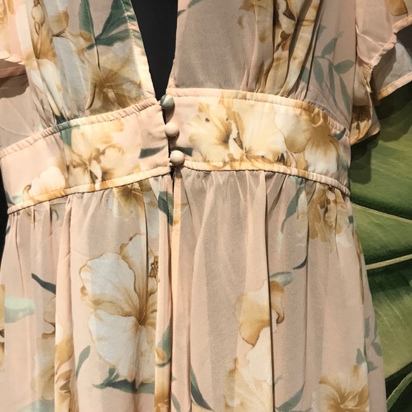 • Daytrip Cream Floral Chiffon Kimono New Without Tags - Picture 5 of 7